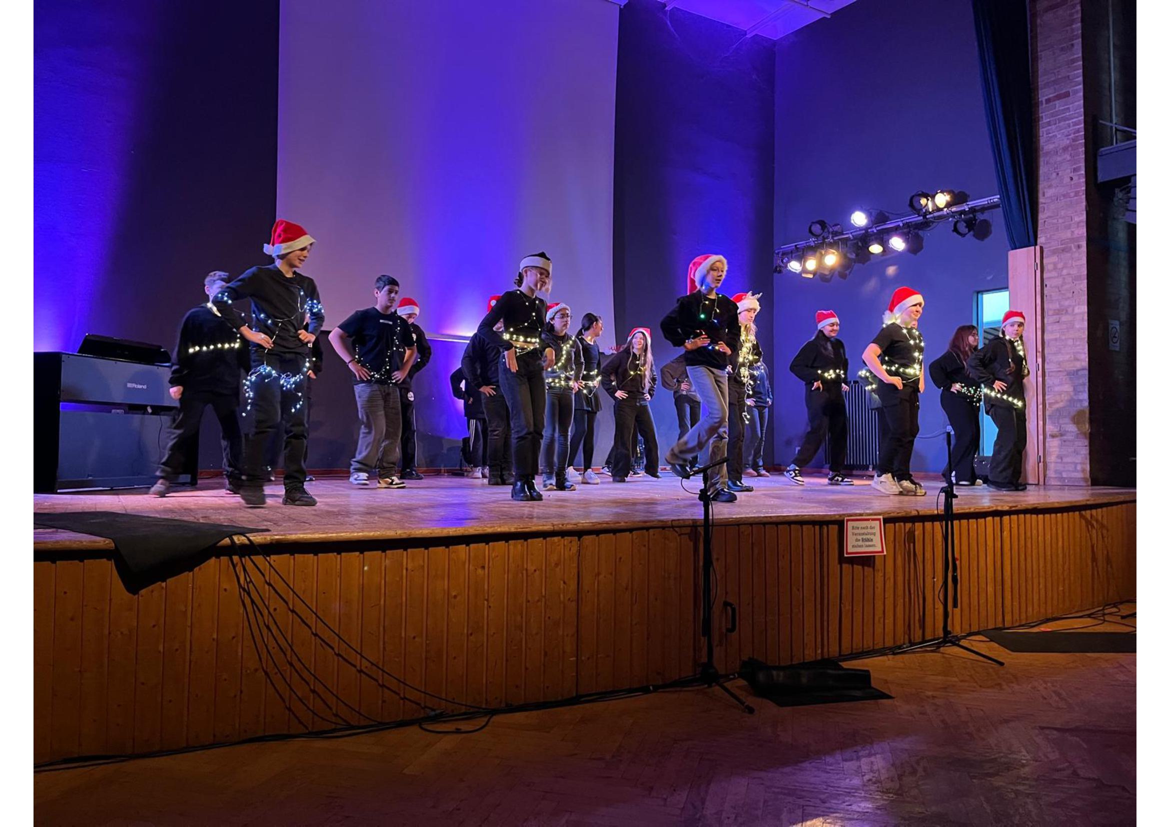 tinywow Christmas day 3 86768044 1 2